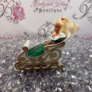 Barbie 1995 Green and White Holiday Sleigh Doll vintage